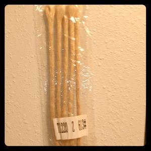 Blond synthetic dread locks PKG of 5 22 inch's lon